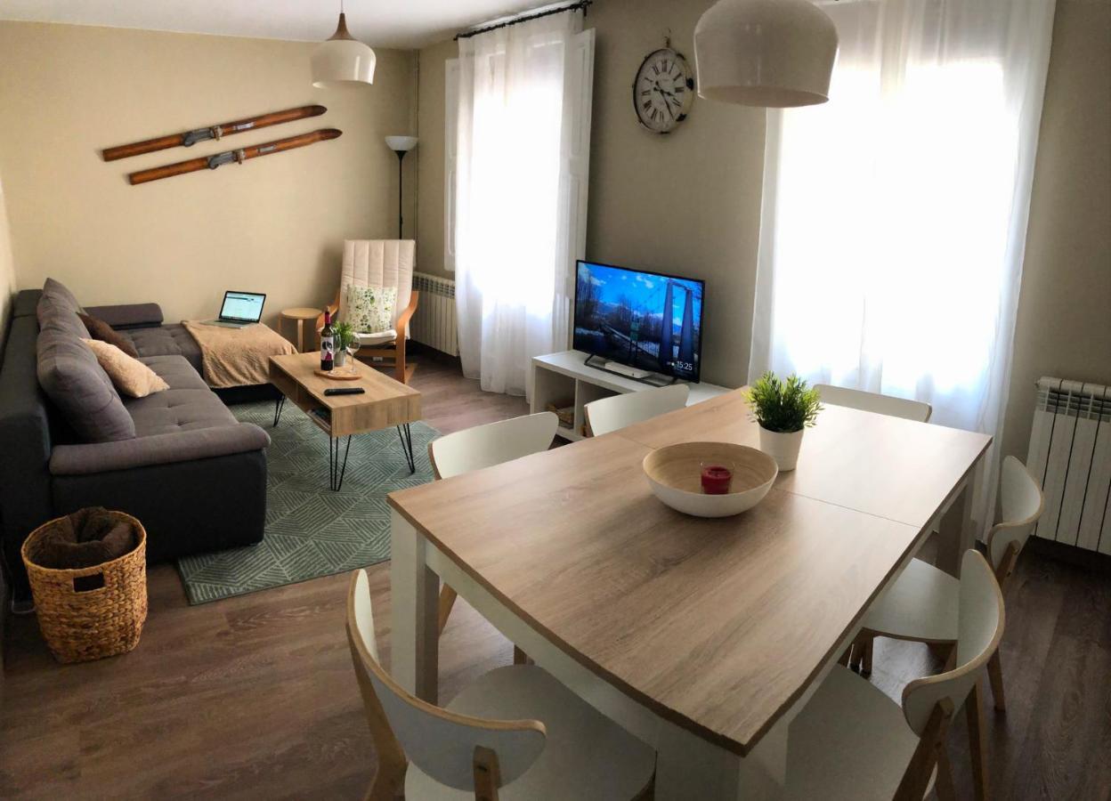 Apartamento Acogedor Y Familiar - Wifi+Chromecast Puigcerdà Extérieur photo